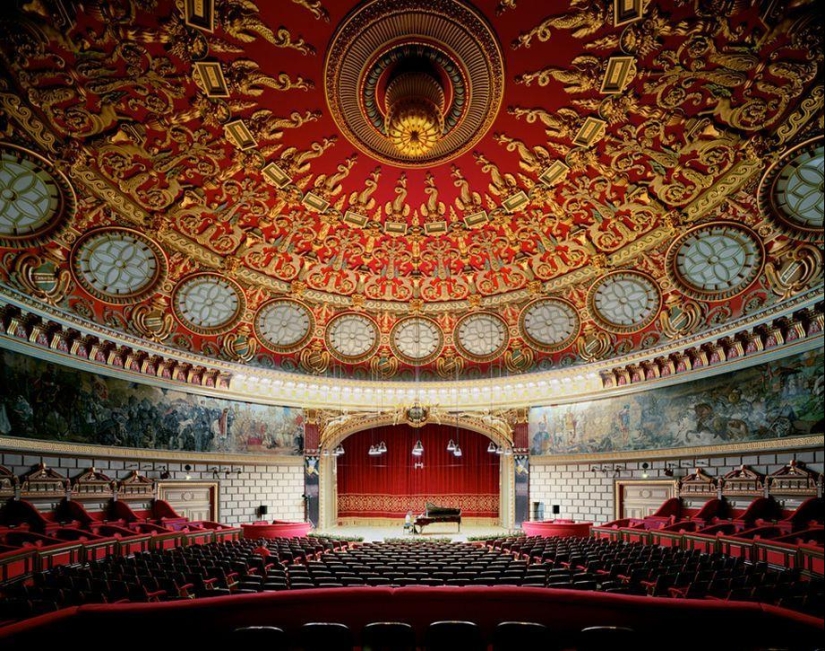 The most stunning interiors of famous opera houses in the world