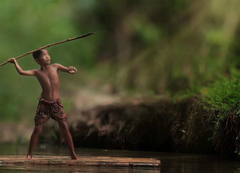 The simple life of an Indonesian village photographed by Herman Damar