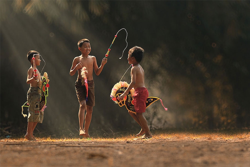 The simple life of an Indonesian village photographed by Herman Damar