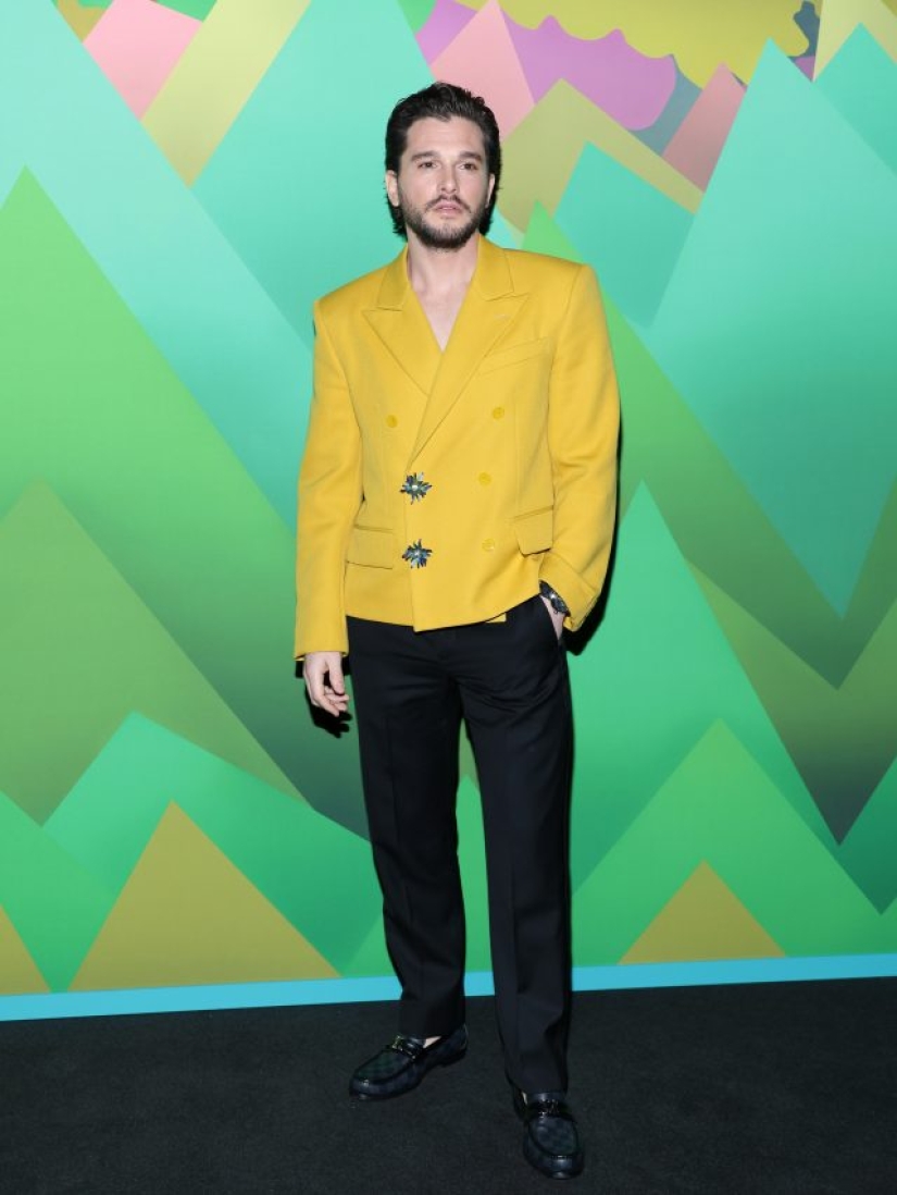 The star of "Game of Thrones" Kit Harington proves that a jacket on a naked body is a win-win option for a man's look. Well, trendy
