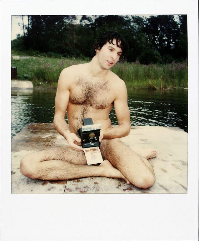 The story of a man who filmed every day on Polaroid for 18 years until cancer stole his life