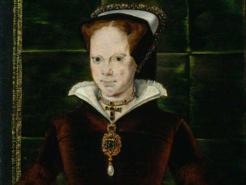 The story of Bloody Mary the first Queen of England Mary Tudor