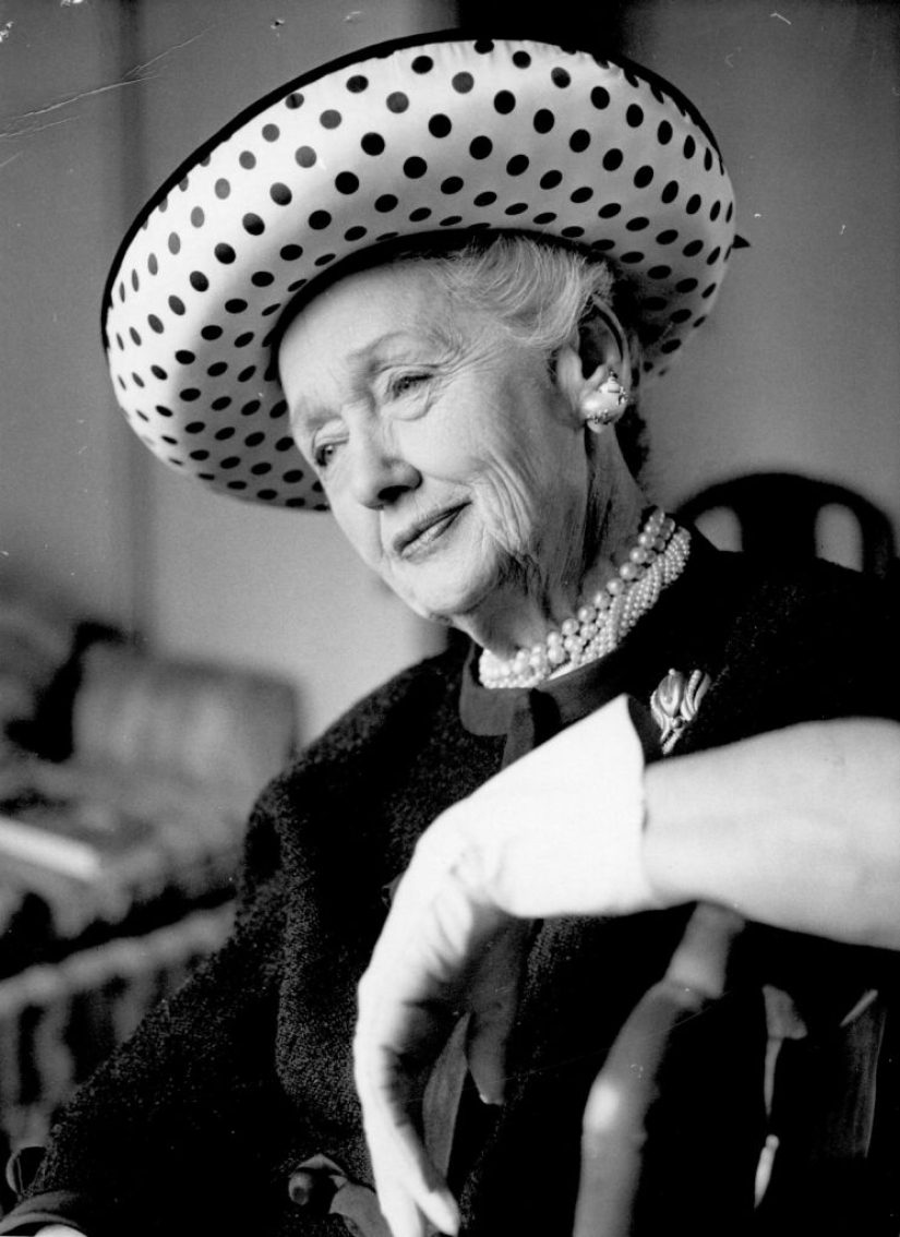 The story of Hedda Hopper - the journalist who kept Hollywood at bay