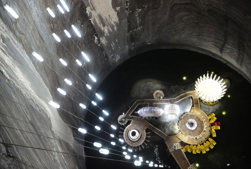 The strange beauty of the salt mines