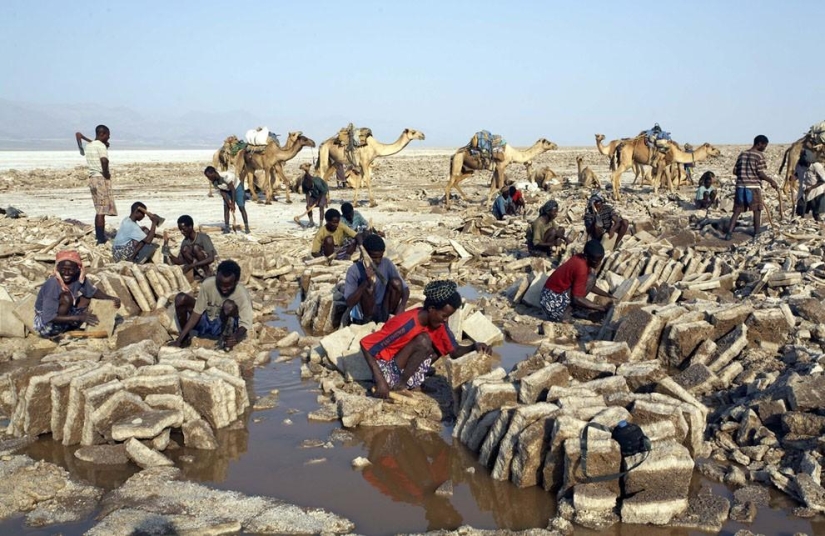 The strange beauty of the salt mines