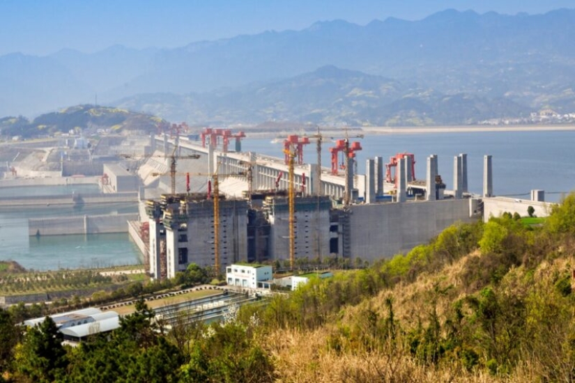 The Three Gorges Dam, or How the Chinese slowed the Earth's Rotation