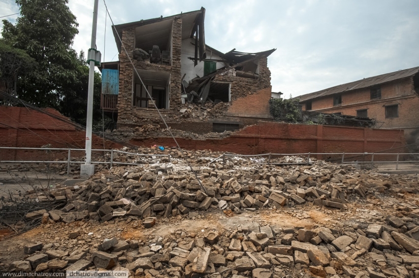 The tragedy in Nepal: a terrible report from the scene