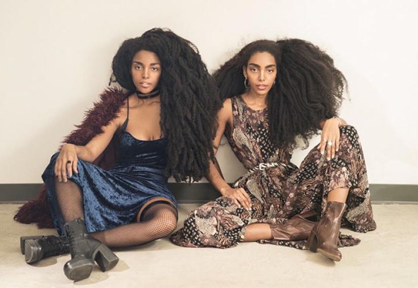 The twins became famous thanks to the Afrocos, with whom you can do without clothes