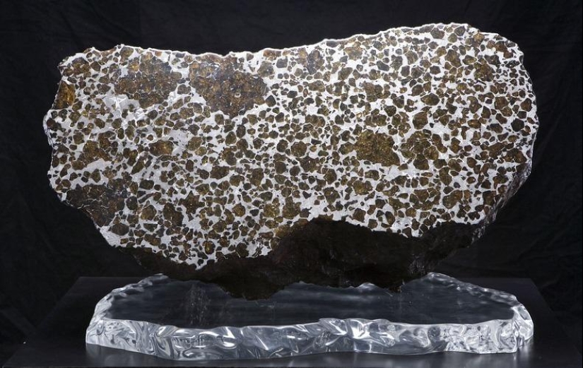The unusually beautiful Fukan meteorite