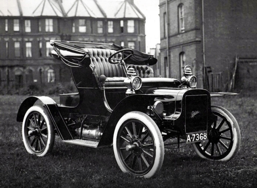 The very first cars in the history of the largest brands