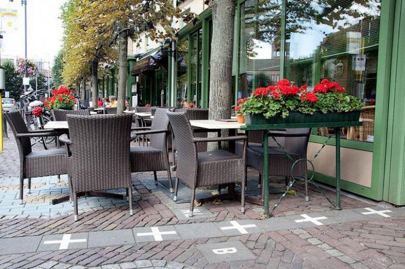 The village of Baarle: from Belgium to the Netherlands at a stone&#39;s throw