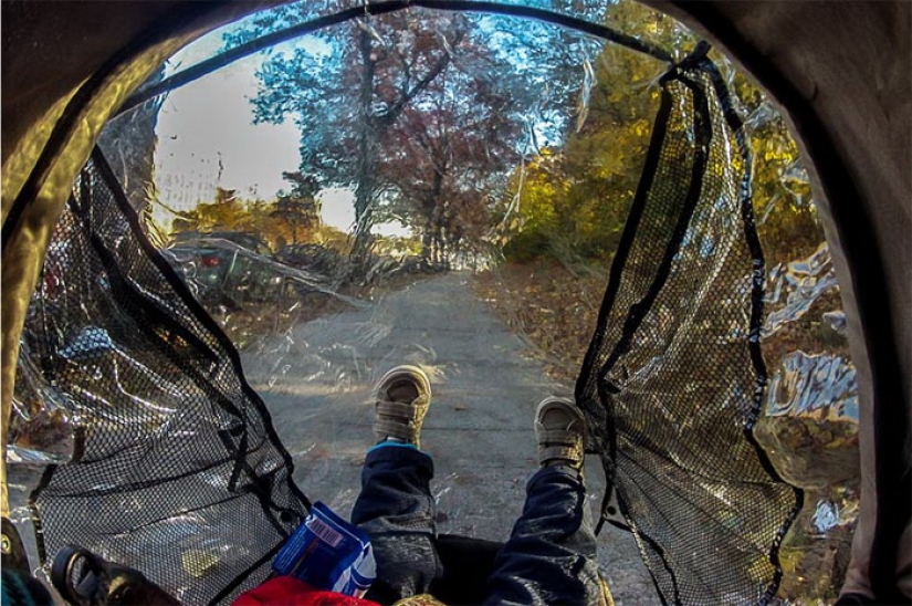 The world through the eyes of a baby in a stroller