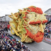 The world&#39;s largest flower parade in Holland dedicated to Van Gogh