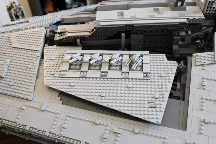 This guy built a Star Wars spaceship out of Lego