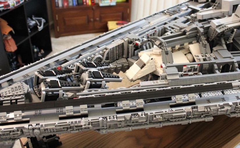 This guy built a Star Wars spaceship out of Lego