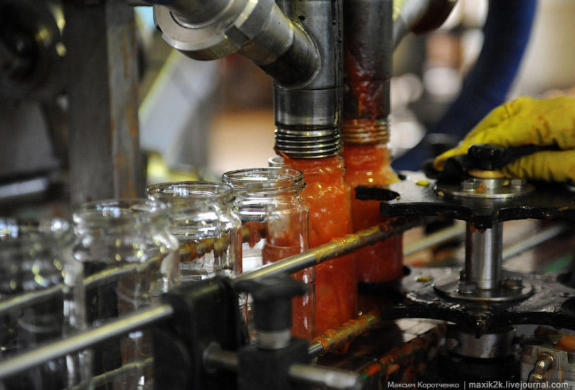 This is how canned goods are made.