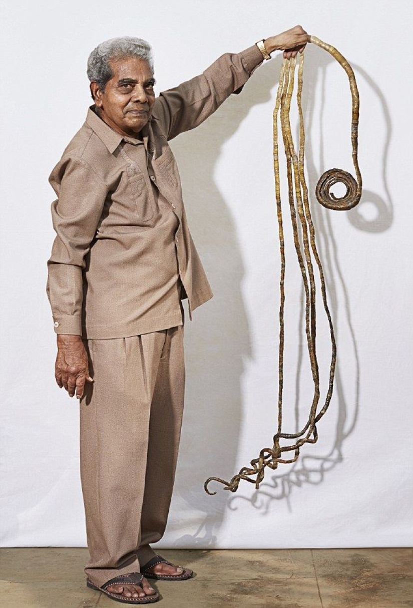 This man hasn&#39;t cut his nails in 62 years and just broke a world record