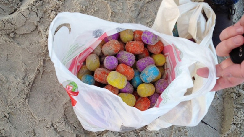 Thousands of "kinder surprises" were blown out by a storm on the coast of the German island