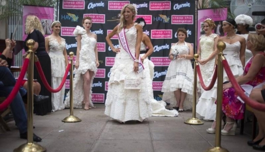 toilet paper wedding fashion