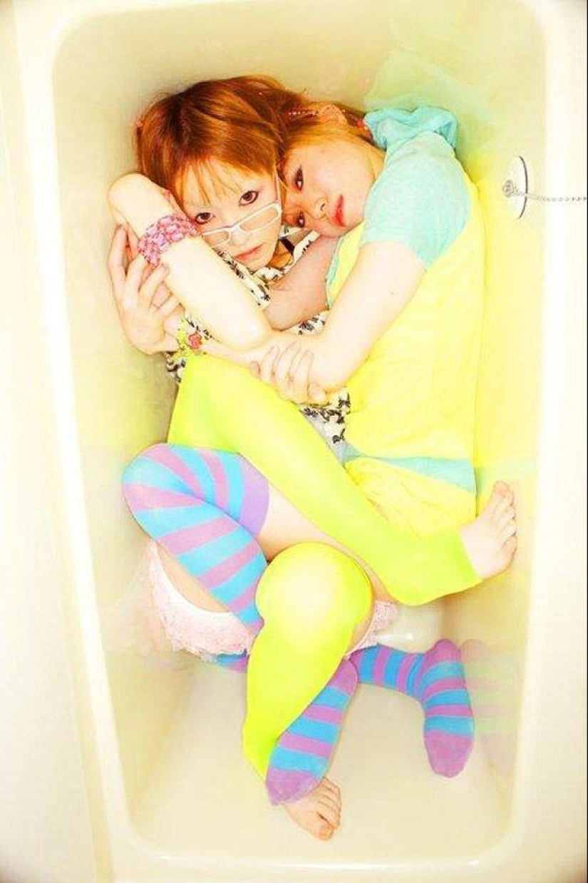Tokyo couples in their own bathrooms