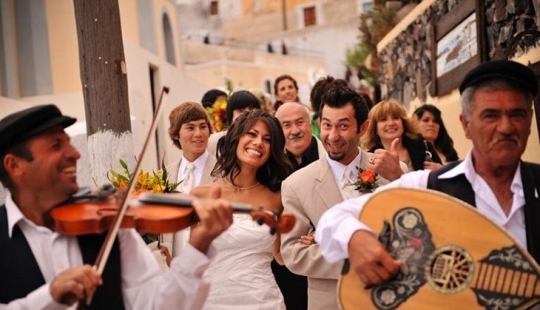 Tradiciones obligatorias que se observan en una boda griega