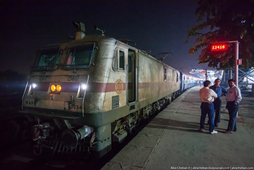 Transporte compartido de un tren indio