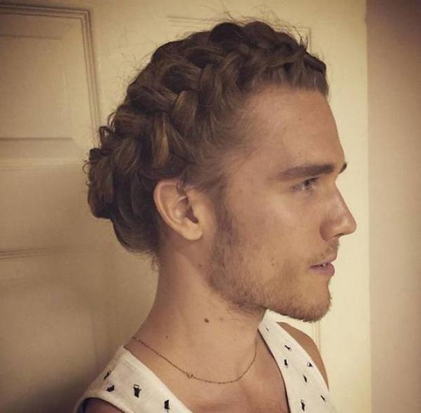 Trenzas lujosas: una nueva tendencia entre los peinados de los hombres.