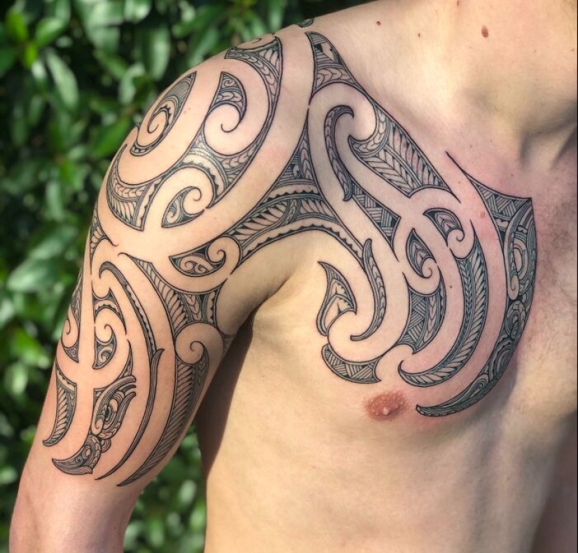 Tu guía de tatuajes tribales con 110 inspiraciones