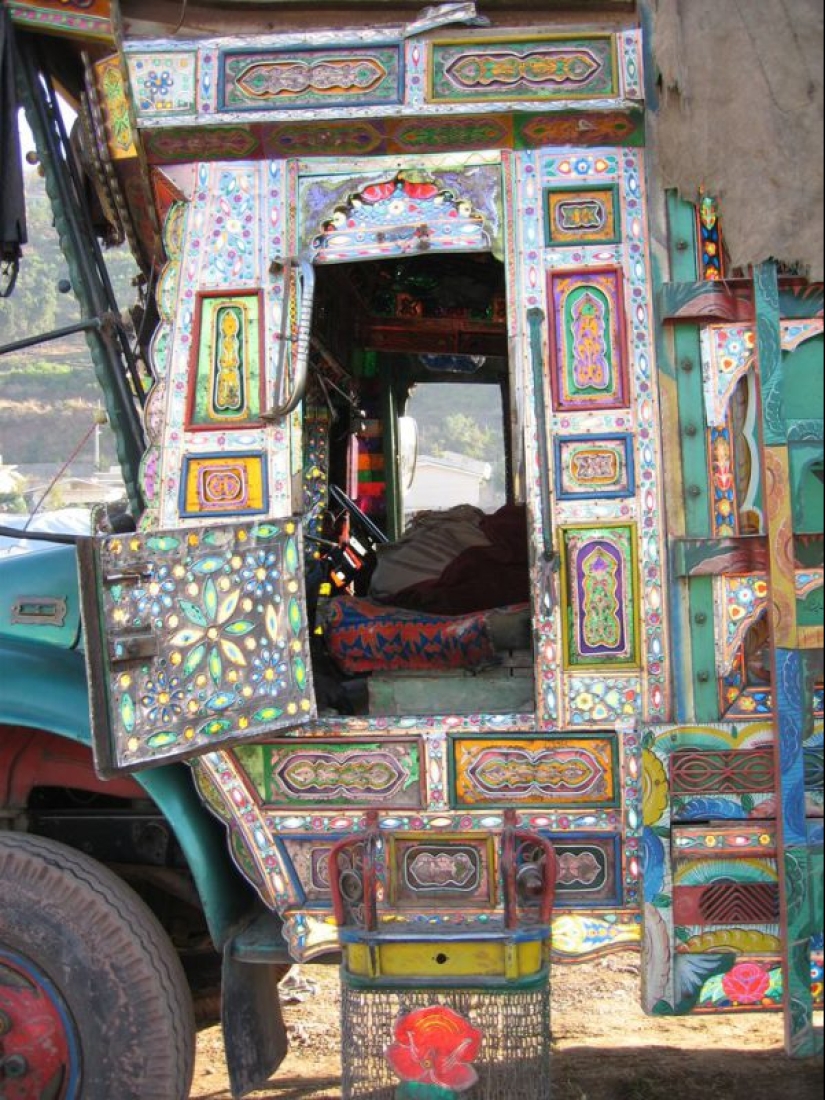 Tuning in Indian: trucks that you can't take your eyes off