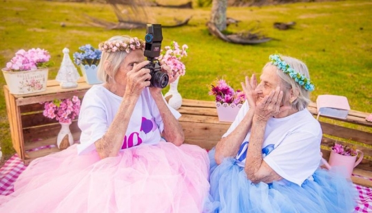 Twins from Brazil celebrate their 100th anniversary with a cheerful photo shoot