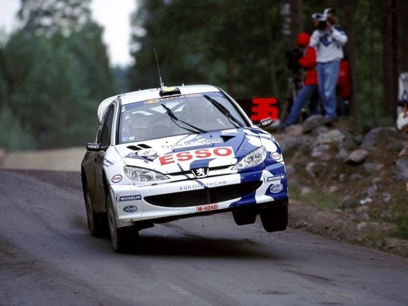 Typical mass cars in… rally!