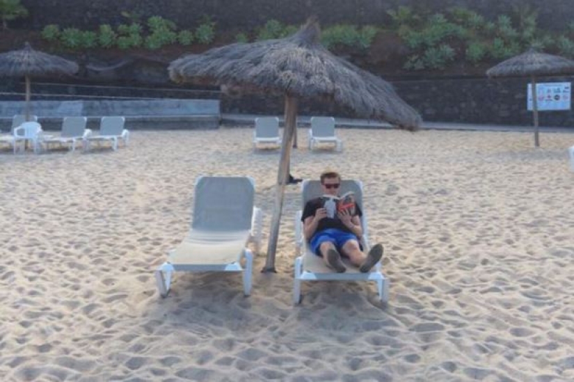 Un británico con la ayuda de una foto cuenta lo mal que le va en Canarias sin su novia