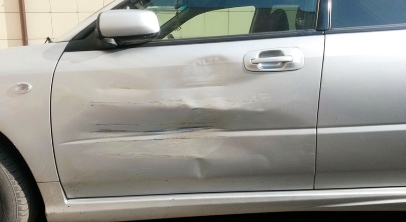 Un conductor inventivo de Altai reparó el automóvil con un marcador