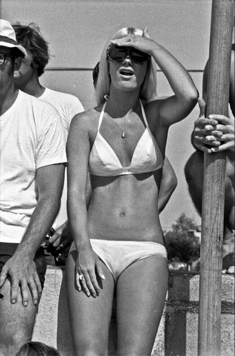 Un día en una playa de California en agosto de 1970