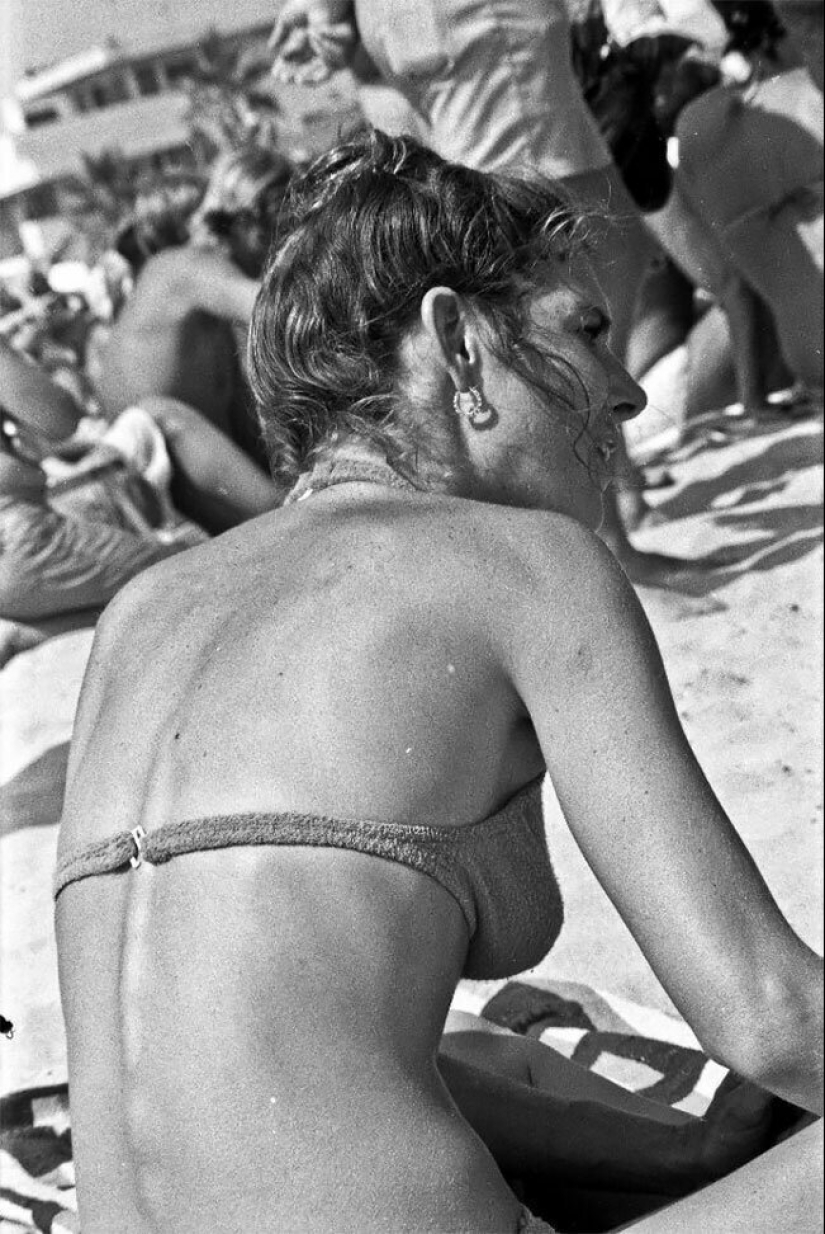 Un día en una playa de California en agosto de 1970