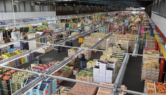 Un mercado gigante donde compran los mejores chefs franceses