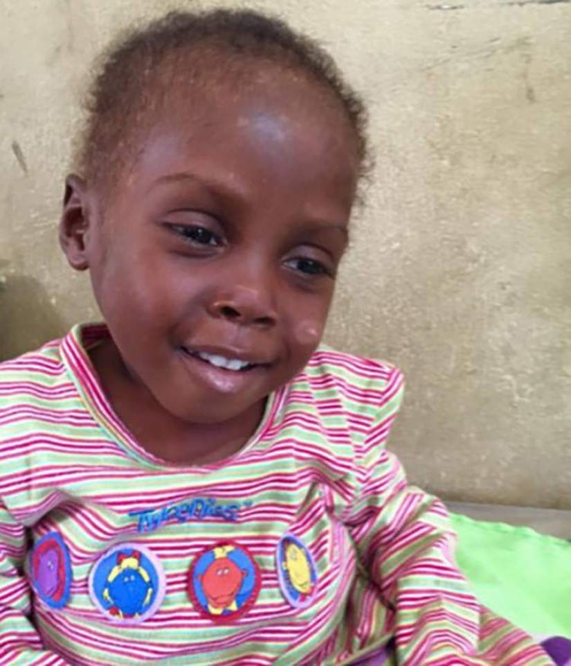 Un niño nigeriano salvado de la muerte en la calle: un "hechicero" fue a la escuela