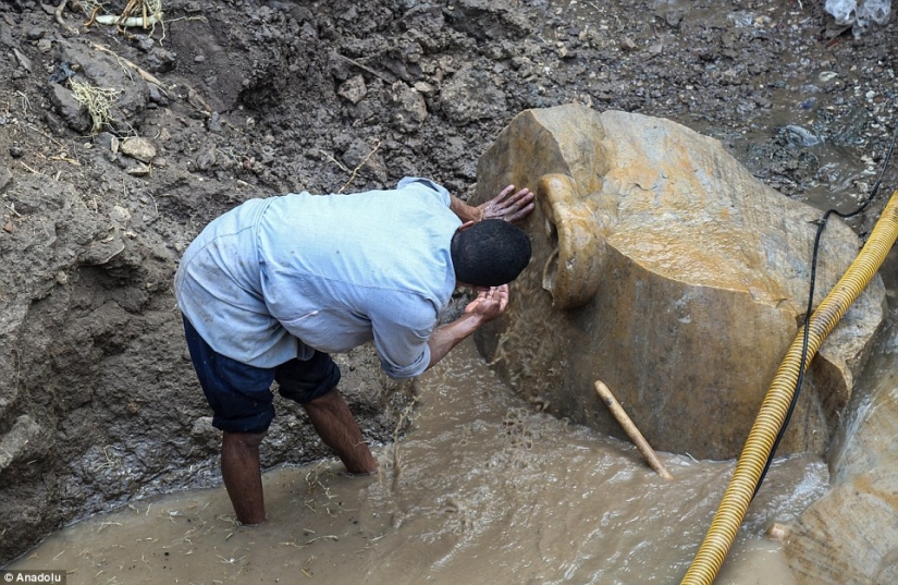 Una estatua de 3.000 años de antigüedad del faraón Ramsés II ha sido encontrada en El Cairo