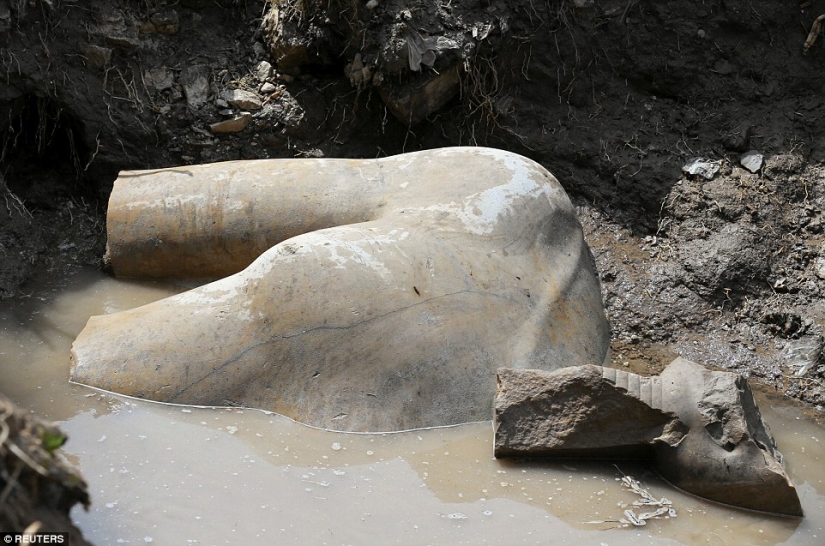 Una estatua de 3.000 años de antigüedad del faraón Ramsés II ha sido encontrada en El Cairo