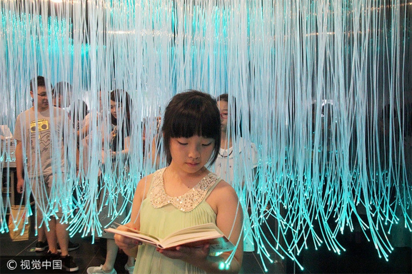 Una librería del futuro con un diseño fantástico ha abierto en China