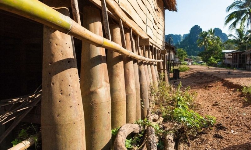 &quot;Unexploded bomb effect&quot;: how the Laotians use the echo of the Vietnam War in the economy