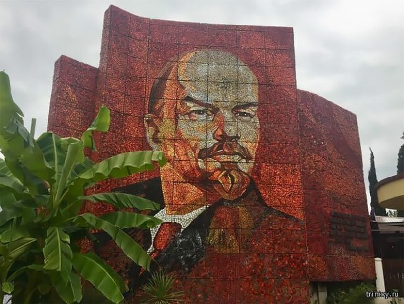 Unique mosaics, preserved from the times of the Soviet Union