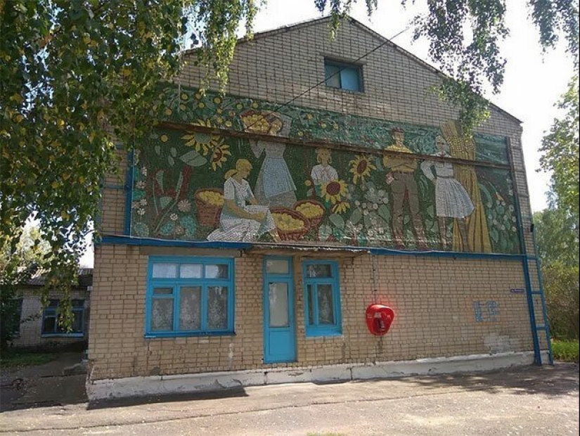Unique mosaics, preserved from the times of the Soviet Union