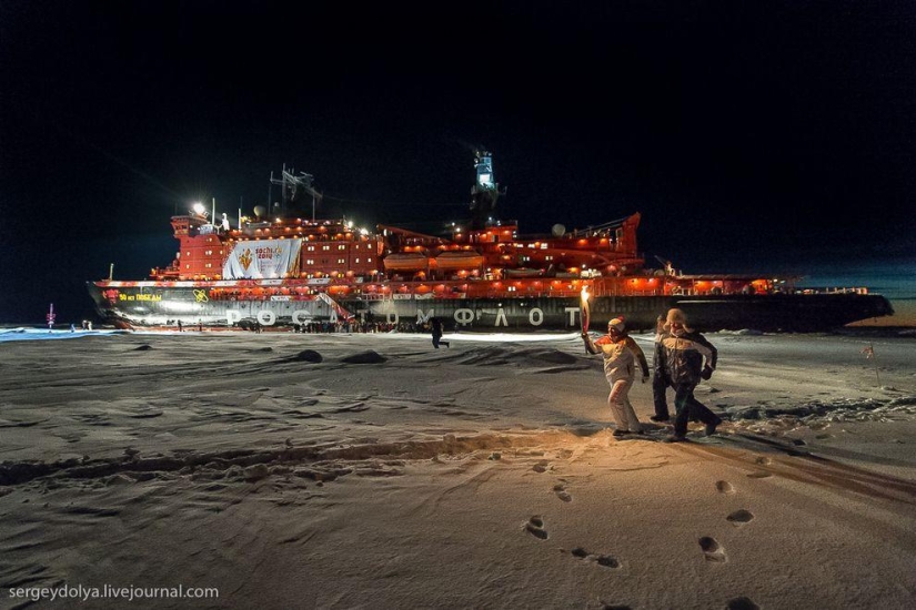 Unique photos of the icebreaker from the air at the Pole during the polar night