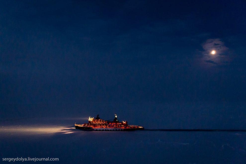 Unique photos of the icebreaker from the air at the Pole during the polar night