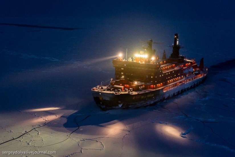 Unique photos of the icebreaker from the air at the Pole during the polar night