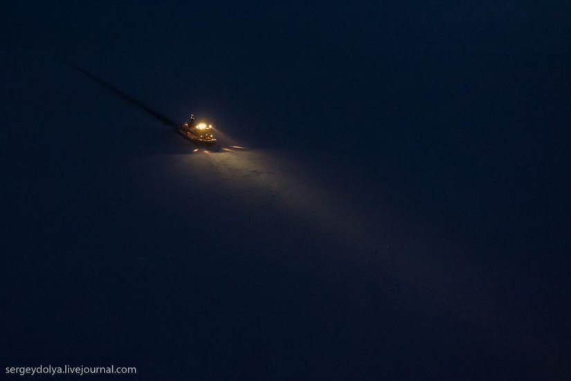 Unique photos of the icebreaker from the air at the Pole during the polar night