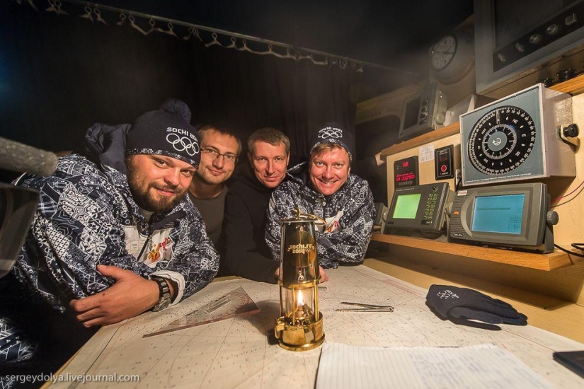 Unique photos of the icebreaker from the air at the Pole during the polar night