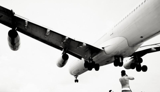 Vacaciones extremas cerca del aeropuerto de la isla de San Martín Vacaciones extremas cerca del aeropuerto de la isla de San Martín