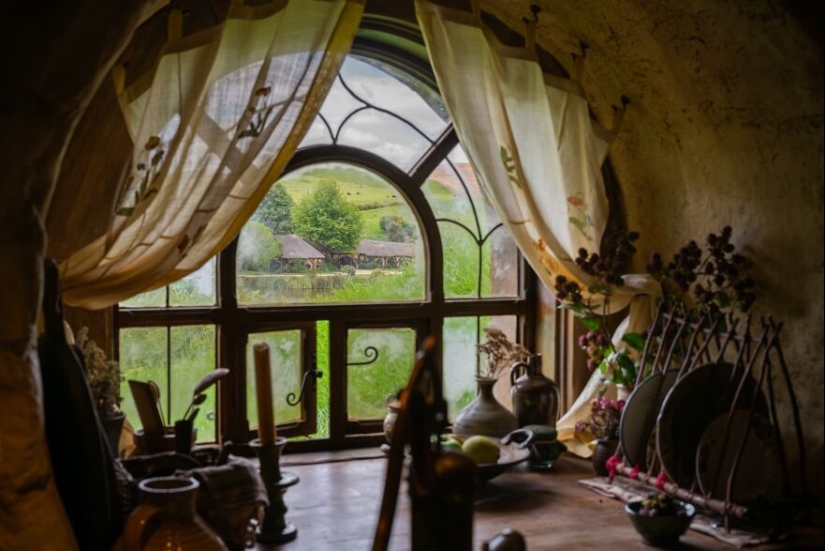 Venturing Into Hobbiton’s First Ever Hobbit Hole: 12 Photos That I Took In There